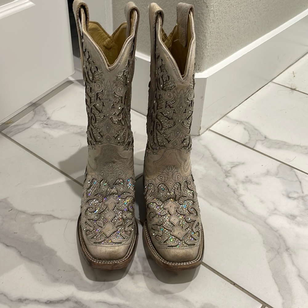 Corral hand crafted boots size 5 1/2